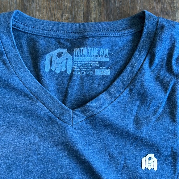INTO THE AM basic t's Mens Size M, 2 crew, 1 v-neck, New - Picture 12 of 13